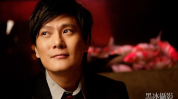 张信哲写真,深情演绎，时光里的音乐传奇