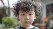 小男孩写真,小男孩写真中的纯真瞬间